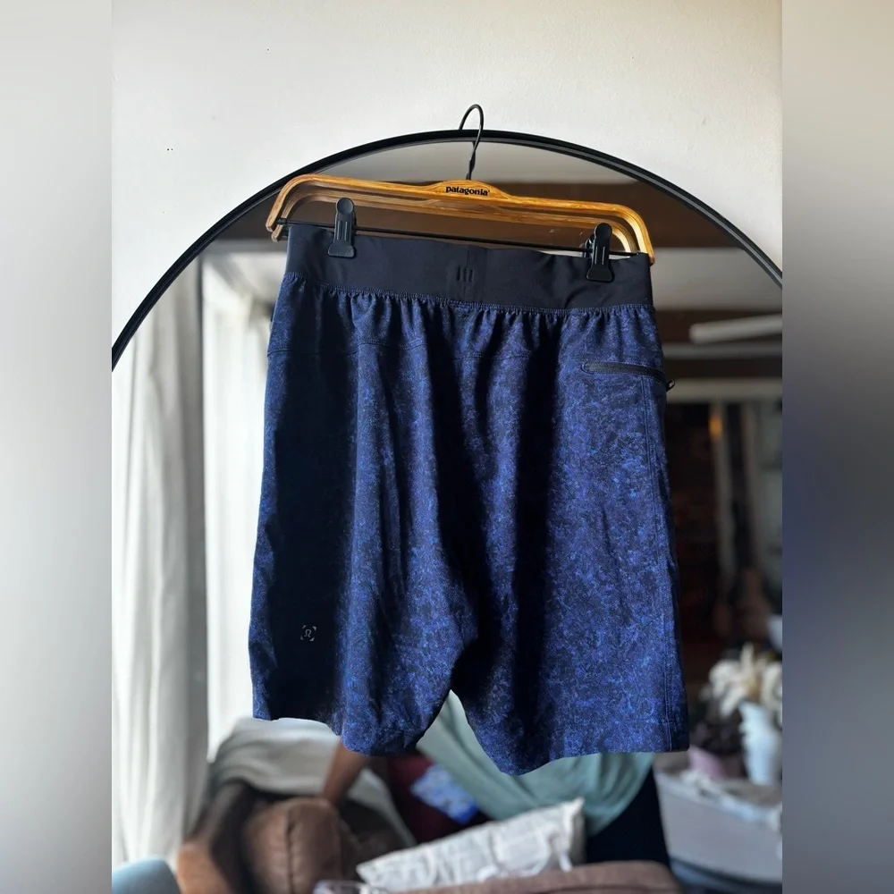 LULULEMON | T.H.E. Short *Linerless 7" | size small - Picture 6 of 7